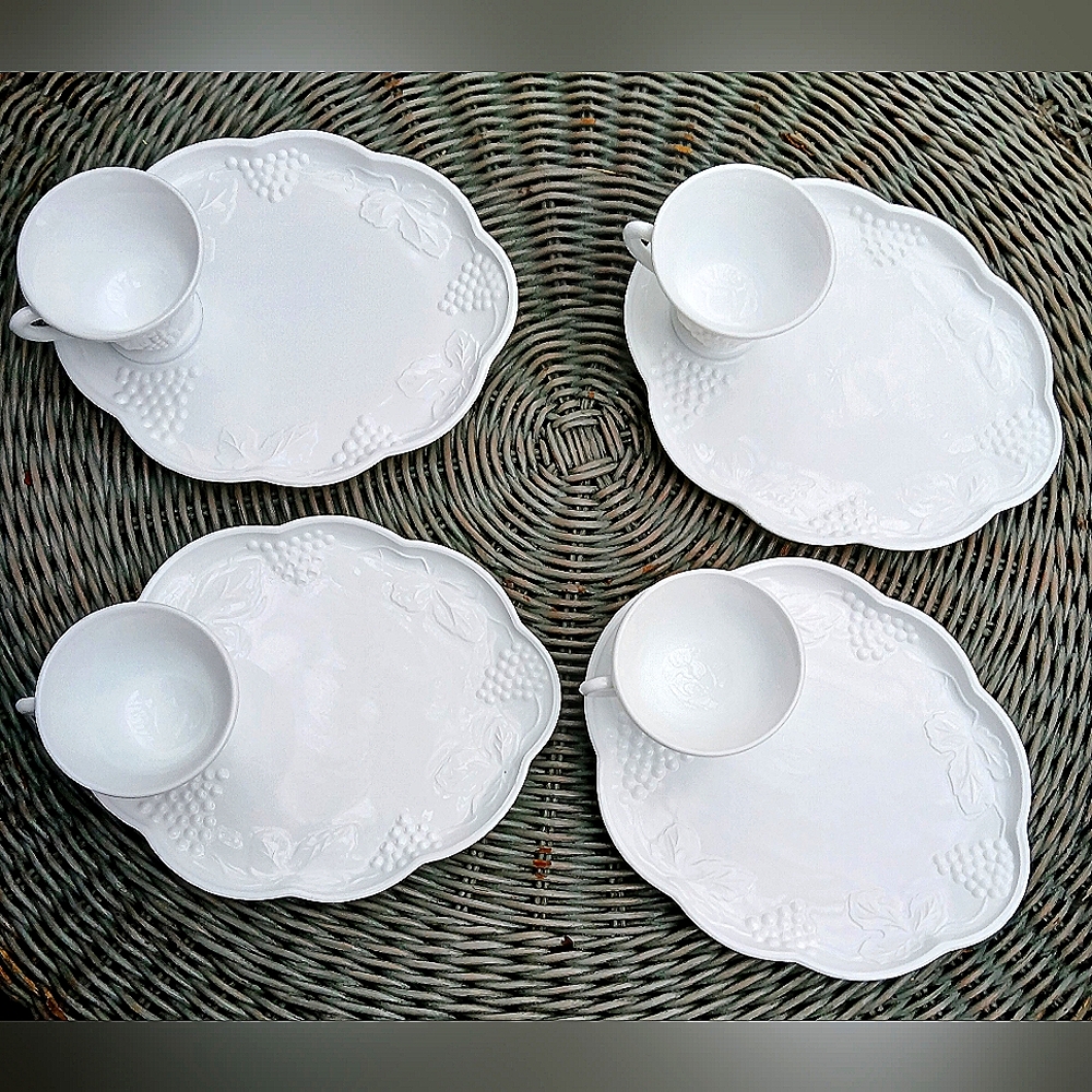 Vintage Indiana Colony Milk Glass 8 piece snack set